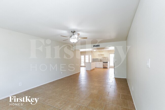 5715 S Siesta Ln Tempe, AZ 85283 photo 3