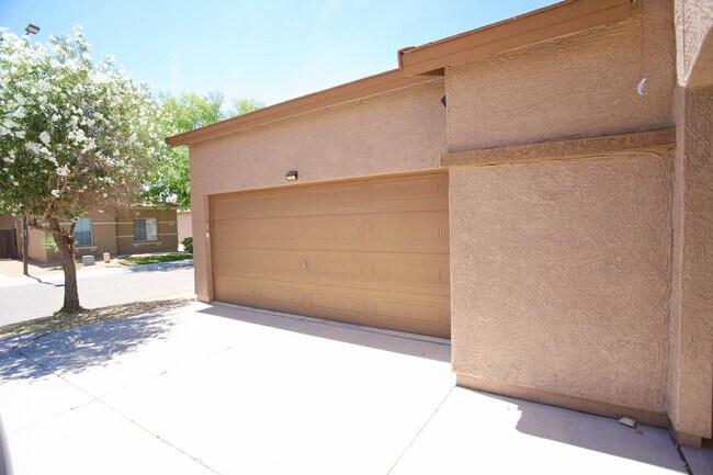 512 E Rainbow Dr Chandler, AZ 85249 photo 3