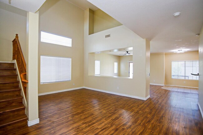 512 E Rainbow Dr Chandler, AZ 85249 photo 4