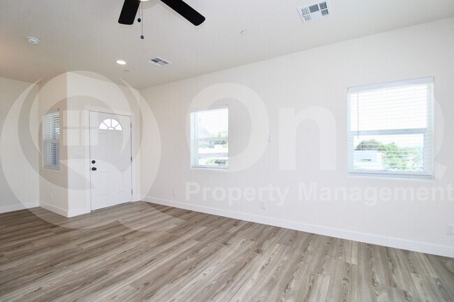 1306 E Purdue Ave Phoenix, AZ 85020 photo 5