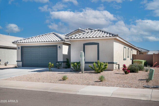 43633 W Yucca Ln photo 4