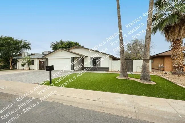 3837 W Acapulco Ln Phoenix, AZ 85053 photo 4