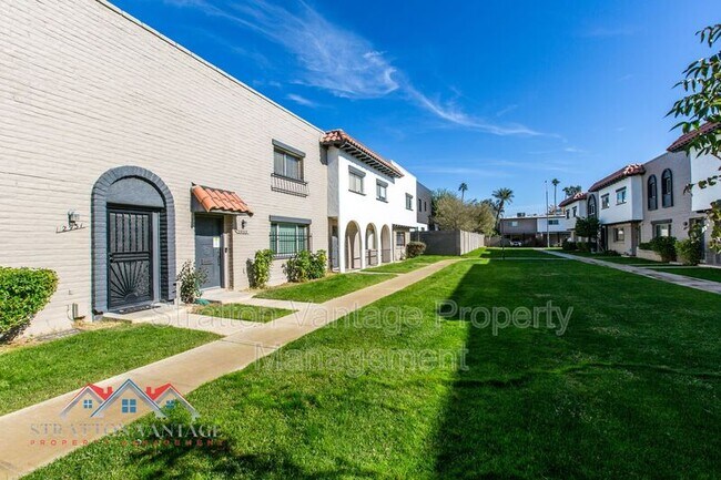 2933 E Fairmount Ave Phoenix, AZ 85016 photo 2