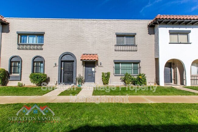 2933 E Fairmount Ave Phoenix, AZ 85016 photo 4