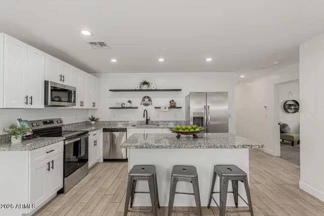 1934 E Carver Dr Phoenix, AZ 85040 photo 4