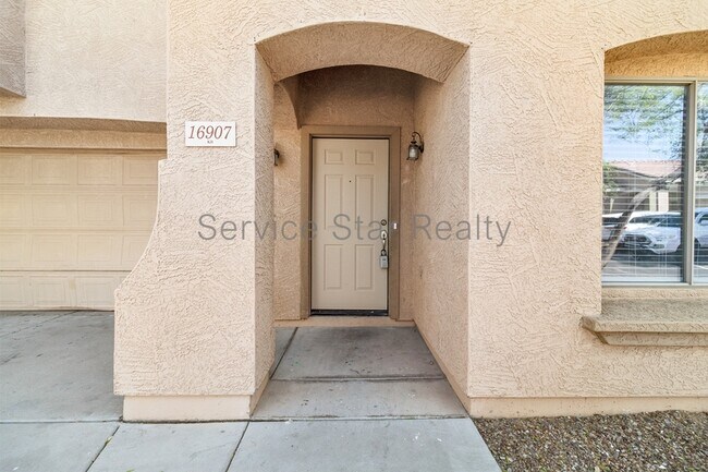 16907 W Marshall Ln Surprise, AZ 85388 photo 3