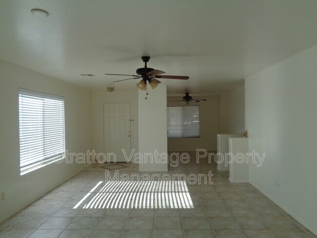 16612 W Cottonwood St Surprise, AZ 85388 photo 3