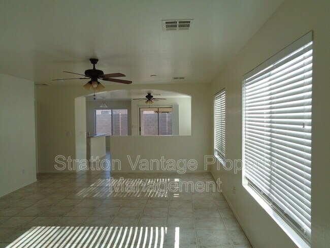 16612 W Cottonwood St Surprise, AZ 85388 photo 2