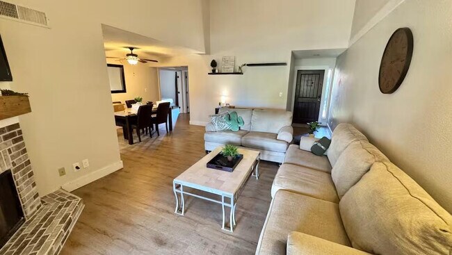 9550 N 94th Pl Scottsdale, AZ 85258 photo 4