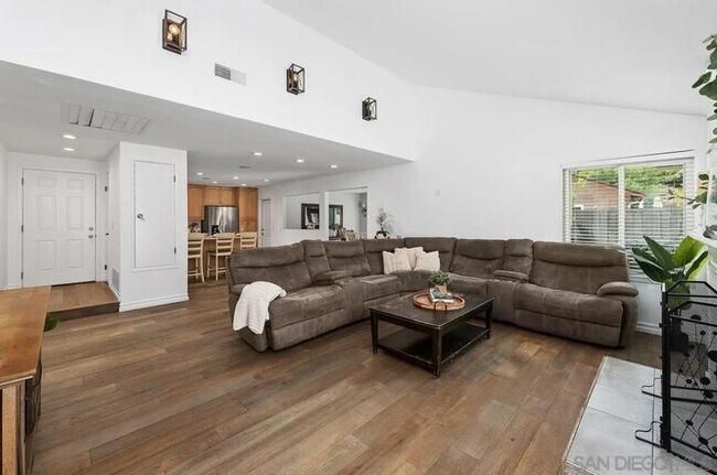 13871 Olive Grove Pl Poway, CA 92064 photo 3