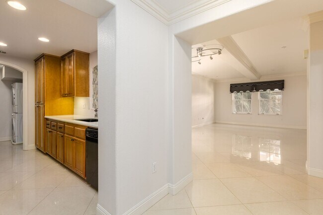 301 W G St San Diego, CA 92101 photo 4