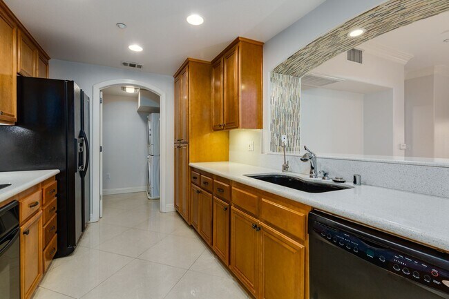 301 W G St San Diego, CA 92101 photo 5