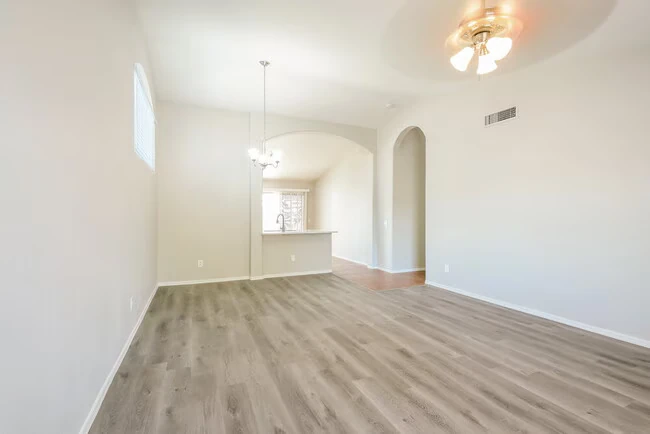 3725 W Cat Balue Dr Glendale, AZ 85308 photo 3