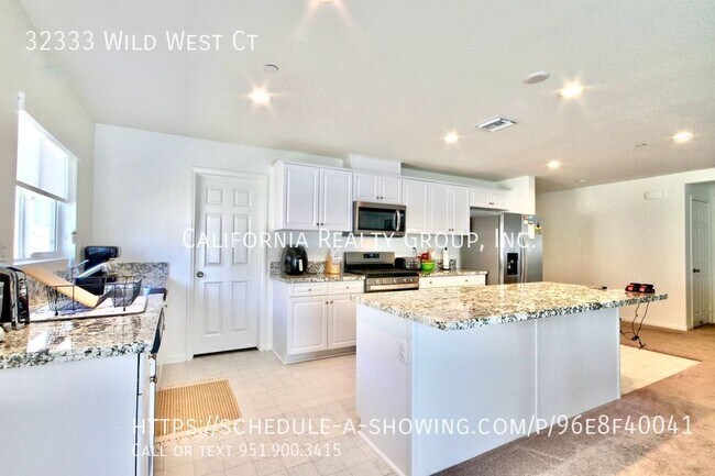 32333 Wild West Ct Winchester, CA 92596 photo 4