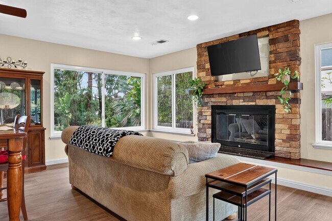13660 Acorn Patch Ln Poway, CA 92064 photo 4