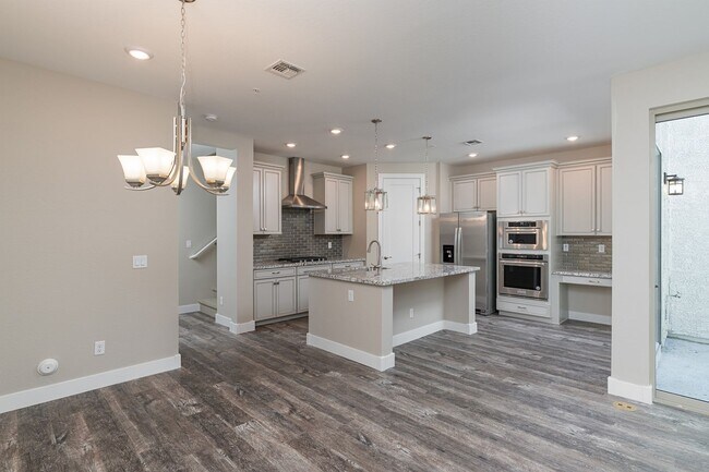3855 S McQueen Rd Chandler, AZ 85286 photo 3