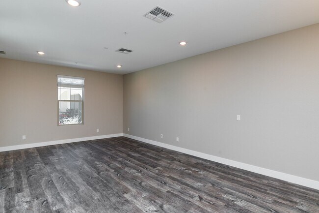 3855 S McQueen Rd Chandler, AZ 85286 photo 4