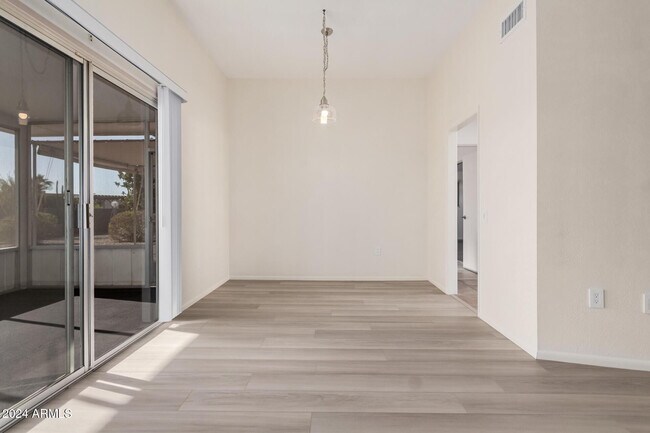 10641 W Boswell Blvd Sun City, AZ 85373 photo 3