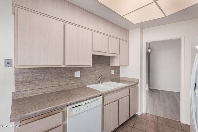 10641 W Boswell Blvd Sun City, AZ 85373 photo 5