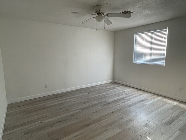 824 W Romo Jones St Tempe, AZ 85281 photo 4