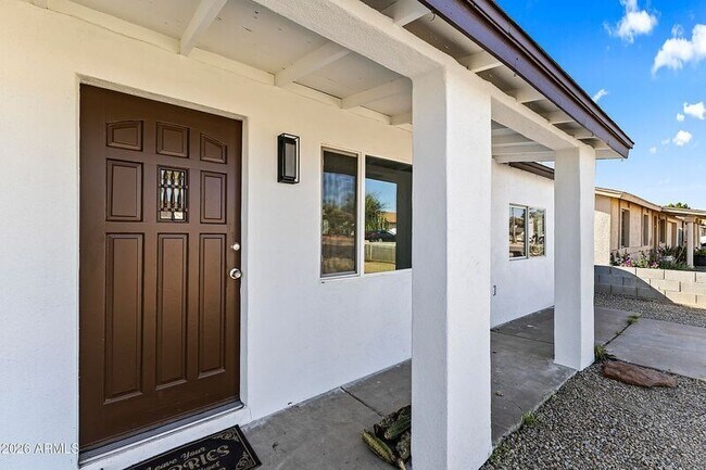 3763 E Evans Dr Phoenix, AZ 85032 photo 3