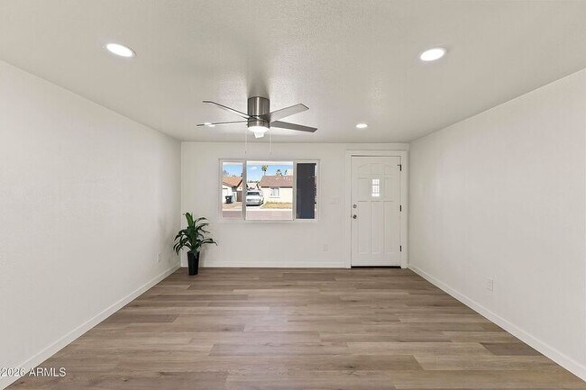 3763 E Evans Dr Phoenix, AZ 85032 photo 5