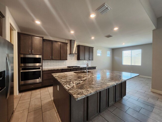 18380 W Sandlewood Dr Goodyear, AZ 85338 photo 4