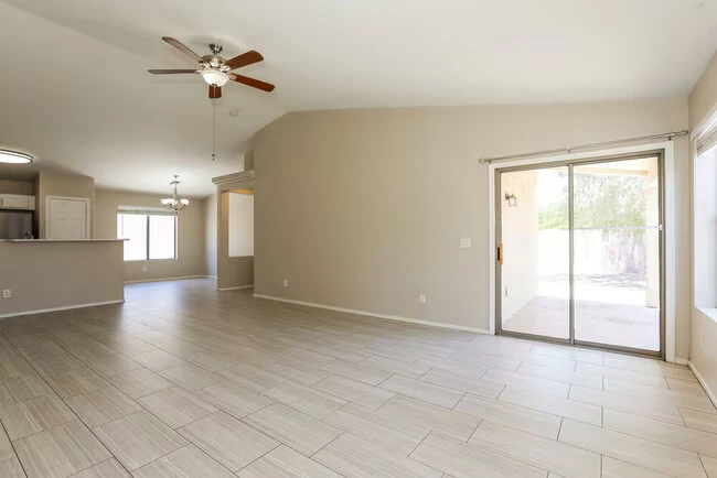 2460 W Tanner Ranch Rd San Tan Valley, AZ 85142 photo 4