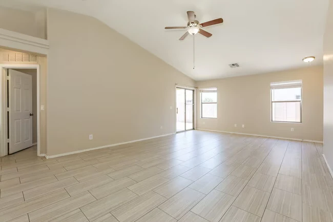 2460 W Tanner Ranch Rd San Tan Valley, AZ 85142 photo 3