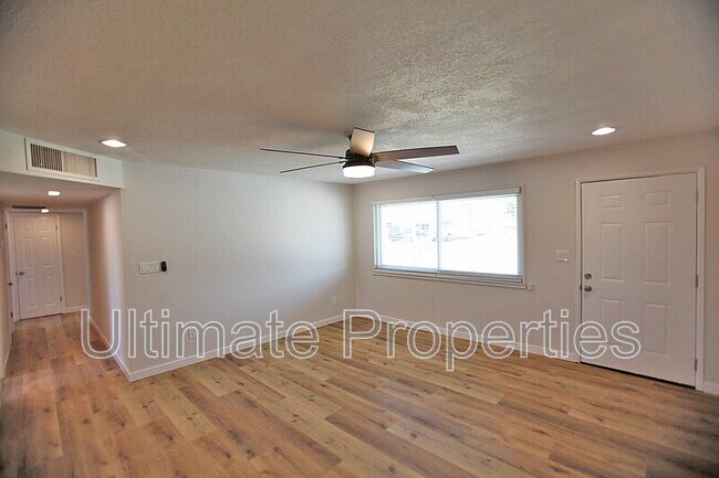 4129 E Bluefield Ave Phoenix, AZ 85032 photo 5