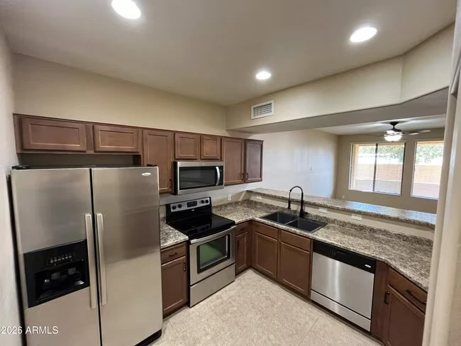 16232 N 30th Pl Phoenix, AZ 85032 photo 4