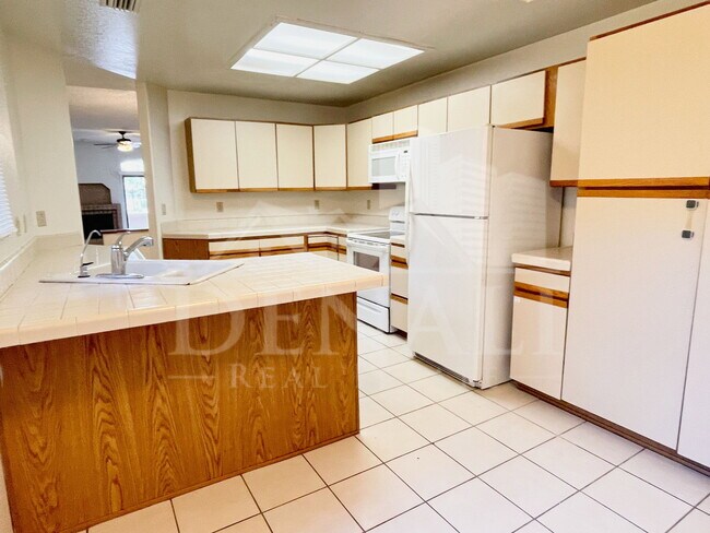10019 E Mountain View Rd Scottsdale, AZ 85258 photo 5