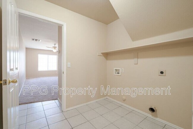 13359 W Ironwood St Surprise, AZ 85374 photo 5