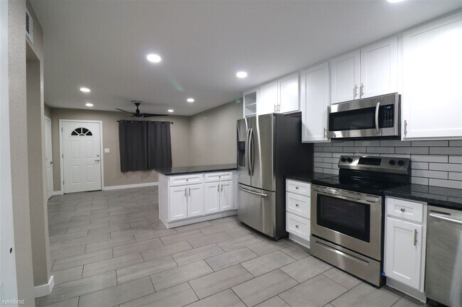 1 N Naco Way Chandler, AZ 85225 photo 5