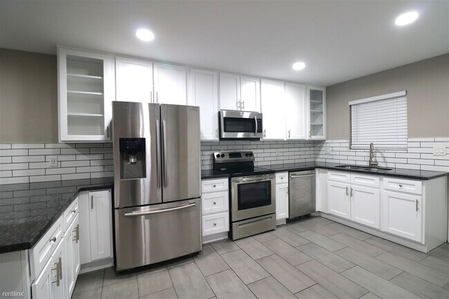 1 N Naco Way Chandler, AZ 85225 photo 2