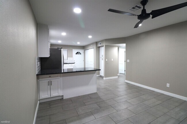 1 N Naco Way Chandler, AZ 85225 photo 4