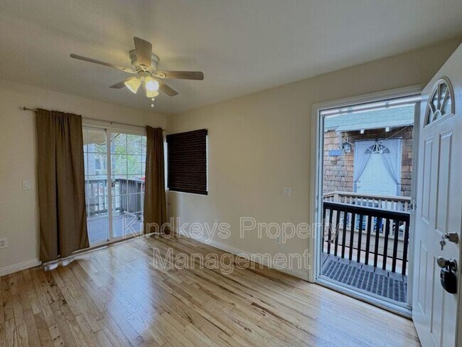 5042 Muir Ave San Diego, CA 92107 photo 2