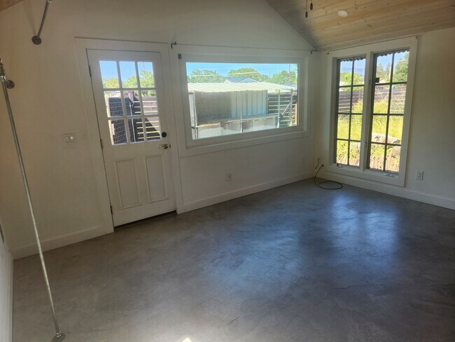 985 Gumview Rd Windsor, CA 95492 photo 4