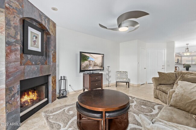 3235 E Camelback Rd Phoenix, AZ 85018 photo 2