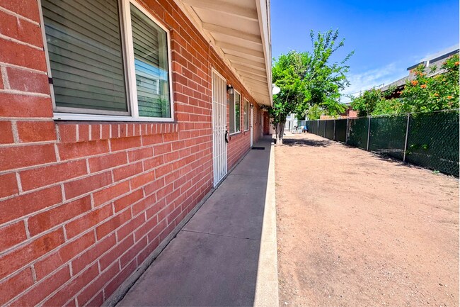 1640 E Brill St Phoenix, AZ 85006 photo 4