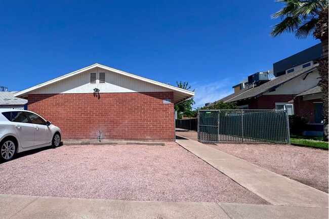1640 E Brill St Phoenix, AZ 85006 photo 3