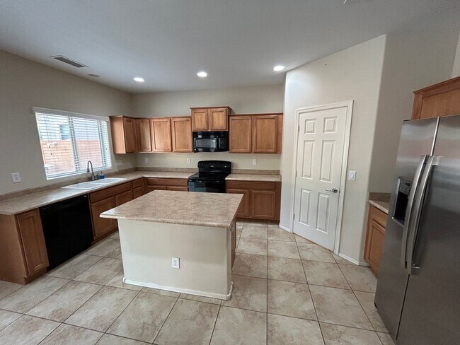 26066 W Yukon Dr Buckeye, AZ 85396 photo 3