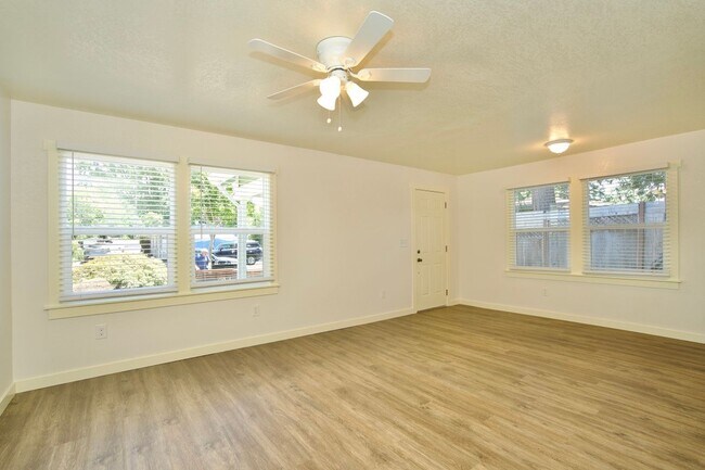 2731-2735 Marin St Napa, CA 94558 photo 5