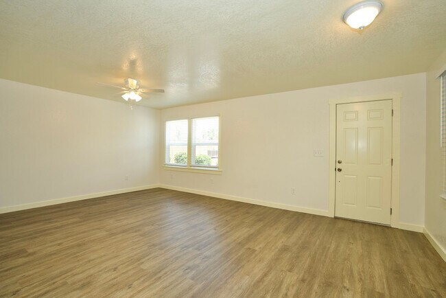 2731-2735 Marin St Napa, CA 94558 photo 4