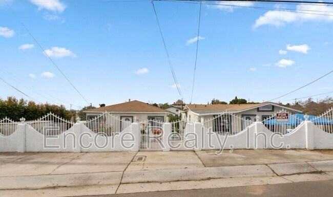 2776 Vista Way National City, CA 91950 photo 2
