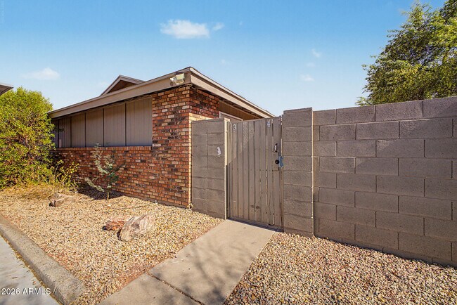 2931 E Beck Ln Phoenix, AZ 85032 photo 3
