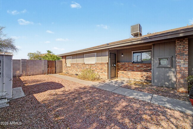 2931 E Beck Ln Phoenix, AZ 85032 photo 2