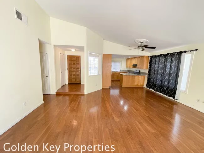 165 Paseo Marguerita Vista, CA 92084 photo 3