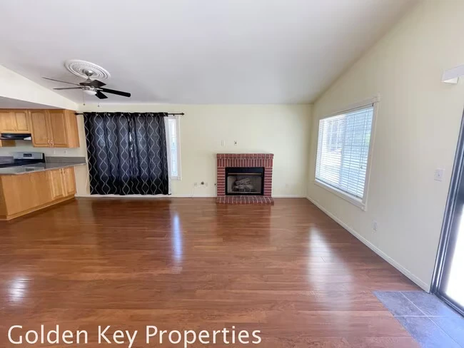 165 Paseo Marguerita Vista, CA 92084 photo 4