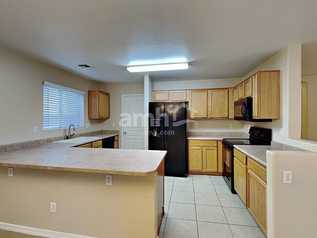 2451 S 160th Dr Goodyear, AZ 85338 photo 4